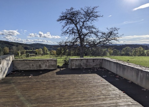 La terrasse et sa vue dégagée
